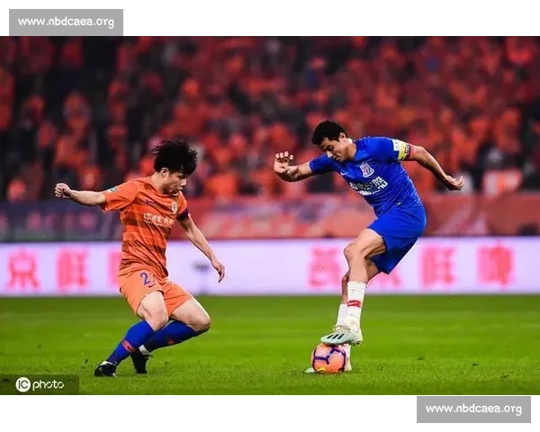 老鹰队与灰熊队激战正酣 谁能在季后赛争夺中占得先机